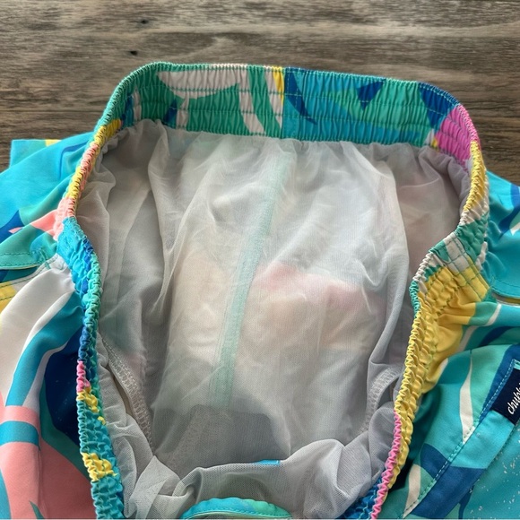 Chubbies size Large Pastel printed 5.5” Swim Shorts Trunks Mesh Lined - Picture 5 of 5